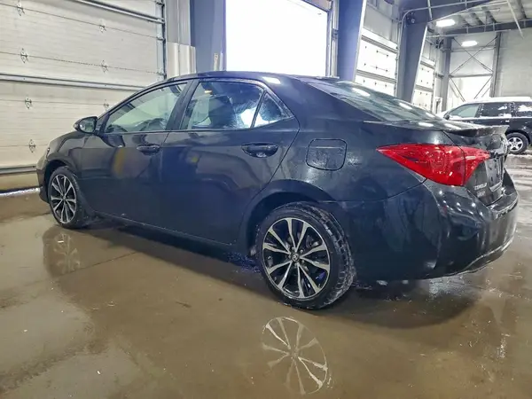 5YFBURHE3HP673688 2017 TOYOTA COROLLA - Image 2