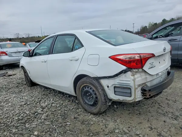 5YFBURHE3HP674209 2017 TOYOTA COROLLA - Image 2