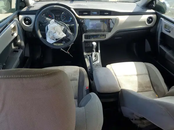 5YFBURHE3HP674470 2017 TOYOTA COROLLA - Image 8