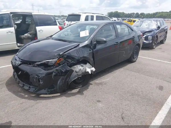 5YFBURHE3HP676297 2017 TOYOTA COROLLA - Image 2