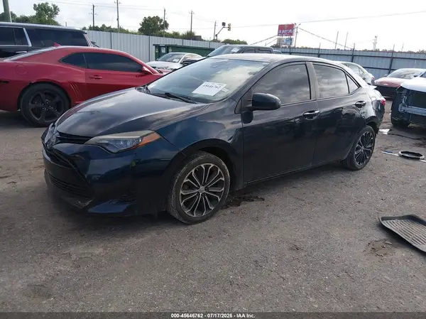 5YFBURHE3HP677305 2017 TOYOTA COROLLA - Image 2