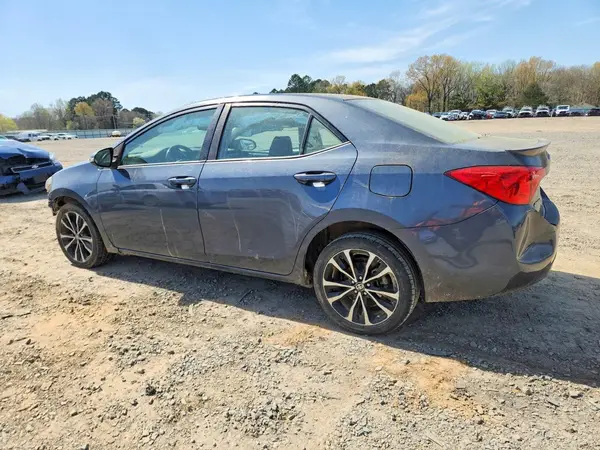 5YFBURHE3HP677661 2017 TOYOTA COROLLA - Image 2