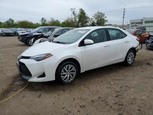 5YFBURHE3HP677823 2017 TOYOTA COROLLA - Image 1