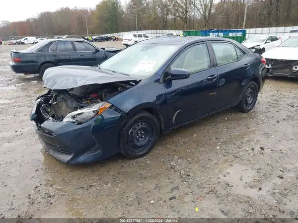 5YFBURHE3HP681144 2017 TOYOTA COROLLA - Image 2