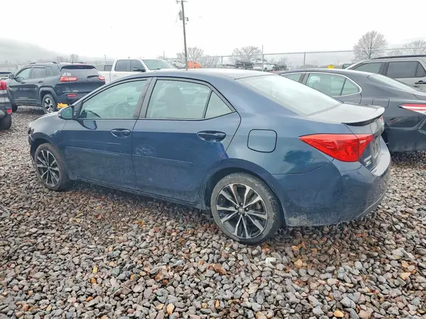 5YFBURHE3HP682083 2017 TOYOTA COROLLA - Image 2