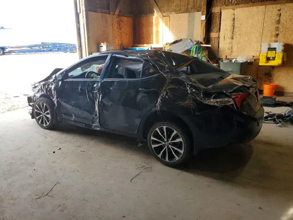 5YFBURHE3HP683749 2017 TOYOTA COROLLA - Image 2