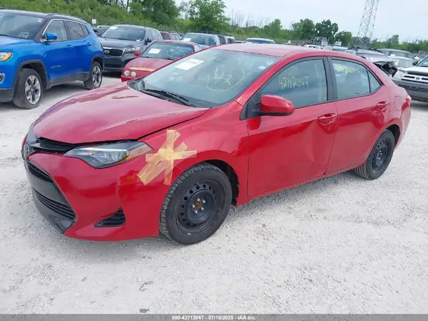 5YFBURHE3HP685016 2017 TOYOTA COROLLA - Image 2