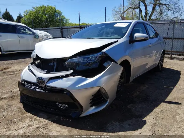 5YFBURHE3HP685131 2017 TOYOTA COROLLA - Image 2