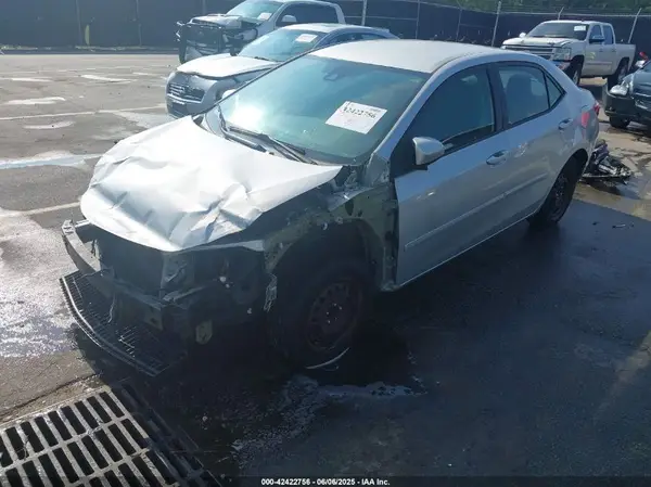 5YFBURHE3HP686019 2017 TOYOTA COROLLA - Image 2