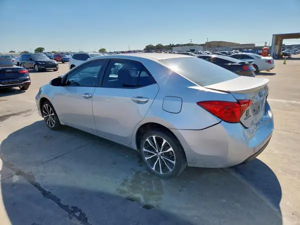 5YFBURHE3HP687235 2017 TOYOTA COROLLA - Image 2