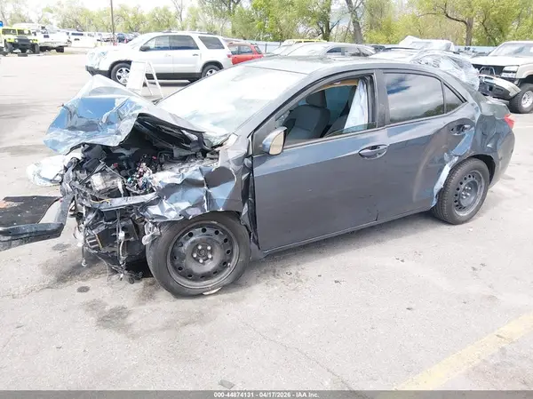 5YFBURHE3HP687591 2017 TOYOTA COROLLA - Image 2
