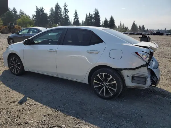 5YFBURHE3HP687736 2017 TOYOTA COROLLA - Image 2