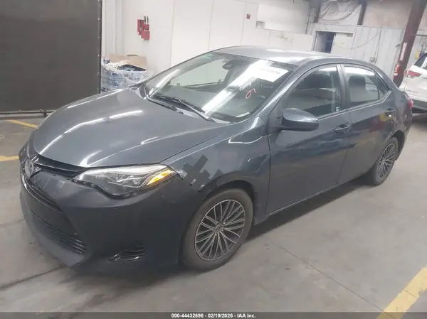 5YFBURHE3HP690054 2017 TOYOTA COROLLA - Image 2