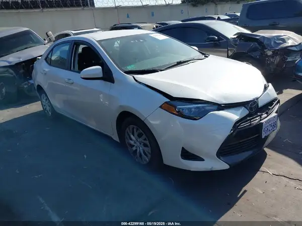 5YFBURHE3HP693326 2017 TOYOTA COROLLA - Image 1