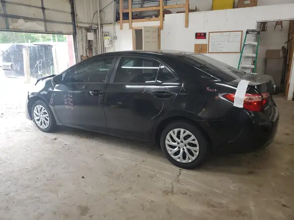 5YFBURHE3HP693617 2017 TOYOTA COROLLA - Image 2