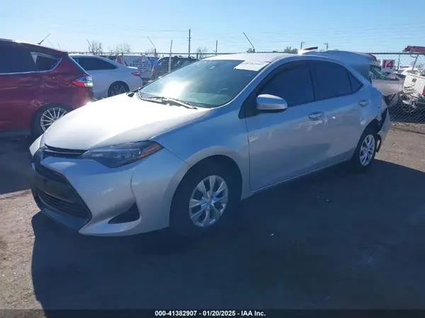 5YFBURHE3HP694590 2017 TOYOTA COROLLA - Image 2