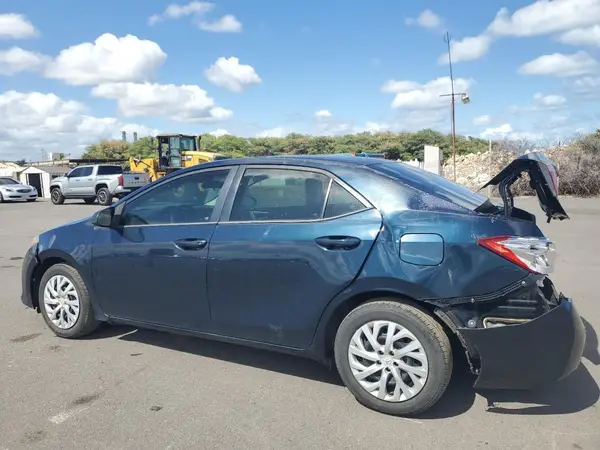 5YFBURHE3HP696307 2017 TOYOTA COROLLA - Image 2