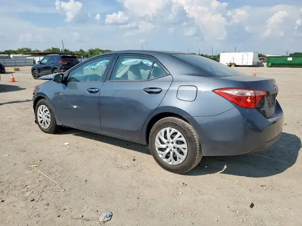 5YFBURHE3HP697179 2017 TOYOTA COROLLA - Image 2