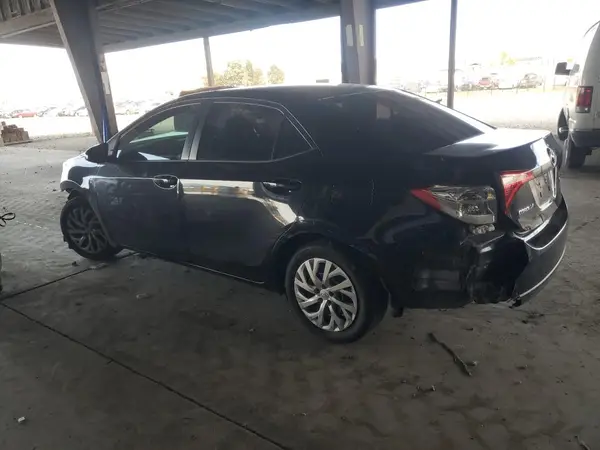 5YFBURHE3HP697389 2017 TOYOTA COROLLA - Image 2