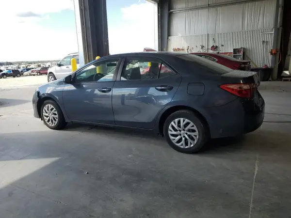 5YFBURHE3HP697618 2017 TOYOTA COROLLA - Image 2