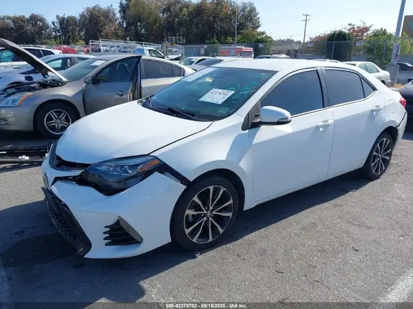 5YFBURHE3HP699014 2017 TOYOTA COROLLA - Image 2