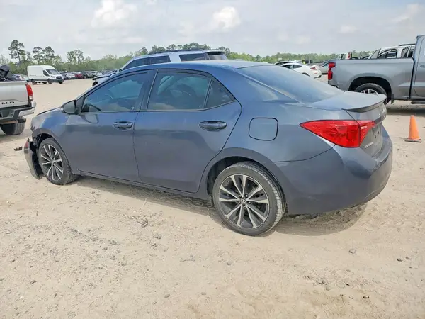 5YFBURHE3HP699689 2017 TOYOTA COROLLA - Image 2