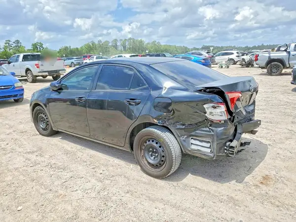 5YFBURHE3HP700100 2017 TOYOTA COROLLA - Image 2