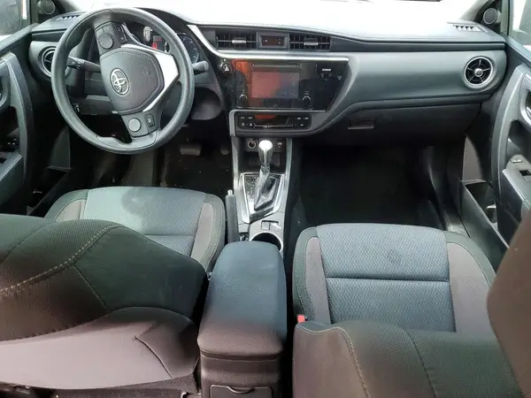 5YFBURHE3HP700100 2017 TOYOTA COROLLA - Image 8