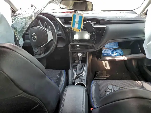 5YFBURHE3HP700422 2017 TOYOTA COROLLA - Image 8