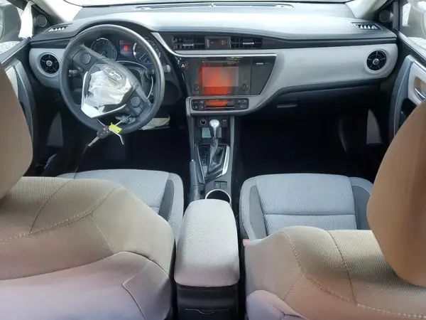5YFBURHE3HP701084 2017 TOYOTA COROLLA - Image 8