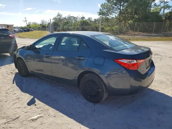 5YFBURHE3HP702087 2017 TOYOTA COROLLA - Image 2