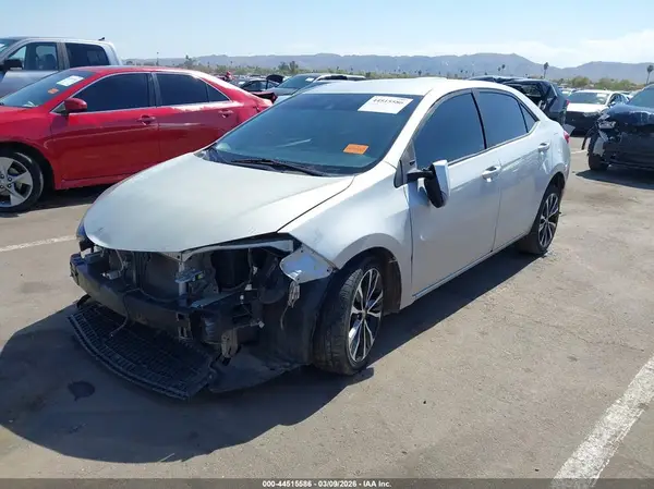 5YFBURHE3HP703479 2017 TOYOTA COROLLA - Image 2