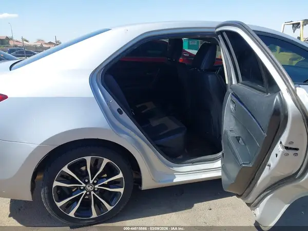 5YFBURHE3HP703479 2017 TOYOTA COROLLA - Image 8