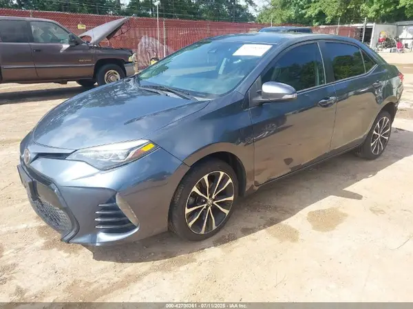5YFBURHE3HP703756 2017 TOYOTA COROLLA - Image 2