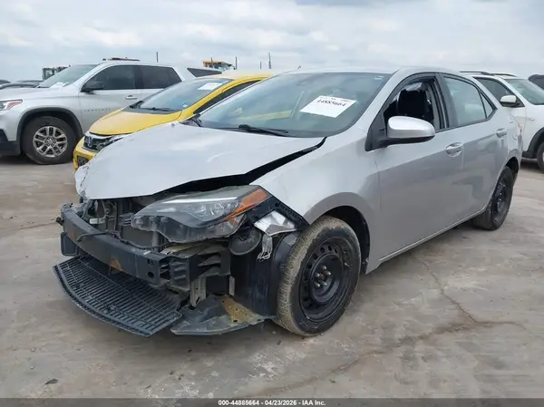 5YFBURHE3HP704616 2017 TOYOTA COROLLA - Image 2