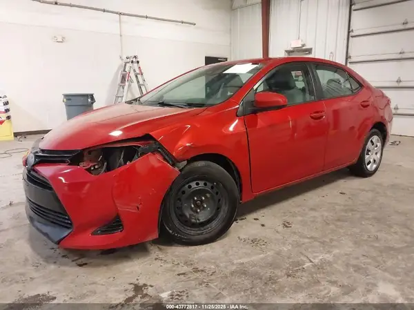 5YFBURHE3HP705443 2017 TOYOTA COROLLA - Image 2