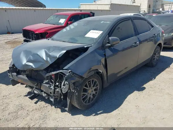 5YFBURHE3HP706446 2017 TOYOTA COROLLA - Image 2