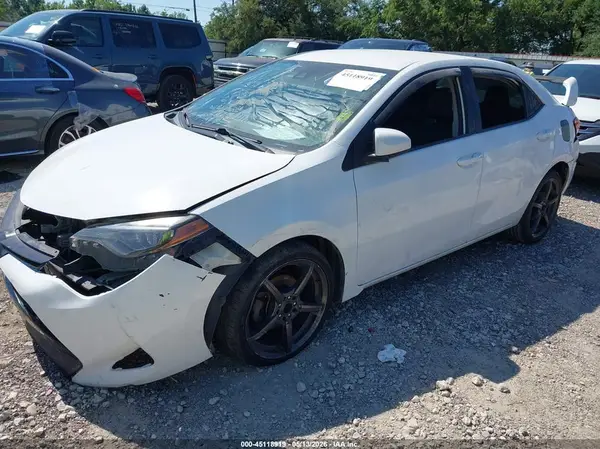 5YFBURHE3HP708553 2017 TOYOTA COROLLA - Image 2