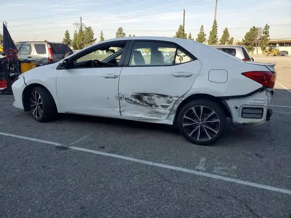 5YFBURHE3HP712683 2017 TOYOTA COROLLA - Image 2