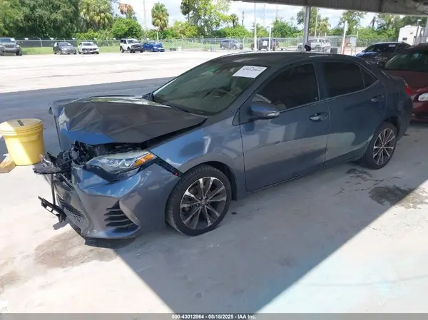 5YFBURHE3HP714028 2017 TOYOTA COROLLA - Image 2
