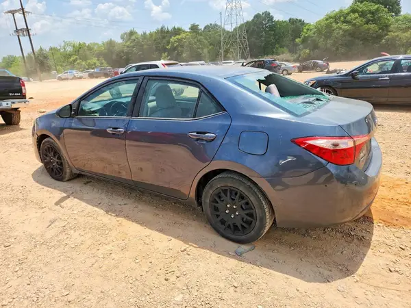 5YFBURHE3HP714658 2017 TOYOTA COROLLA - Image 2
