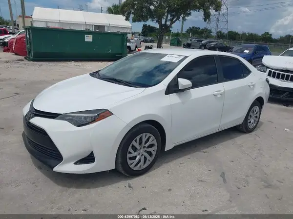 5YFBURHE3HP715308 2017 TOYOTA COROLLA - Image 2