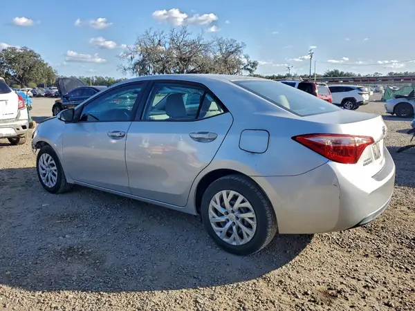 5YFBURHE3HP719259 2017 TOYOTA COROLLA - Image 2
