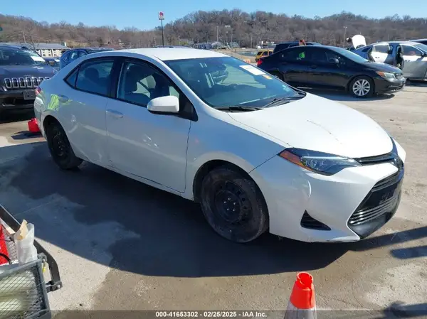 5YFBURHE3HP720542 2017 TOYOTA COROLLA - Image 1