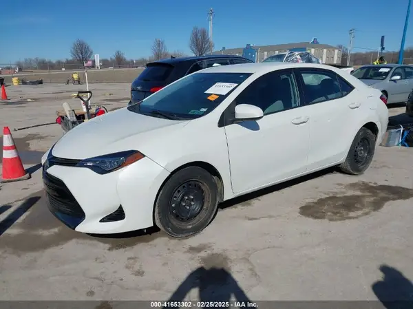 5YFBURHE3HP720542 2017 TOYOTA COROLLA - Image 2