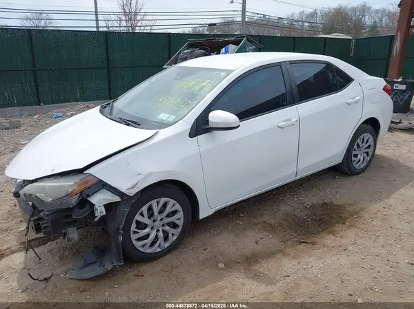 5YFBURHE3HP720699 2017 TOYOTA COROLLA - Image 2