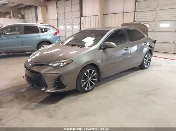 5YFBURHE3HP722162 2017 TOYOTA COROLLA - Image 2
