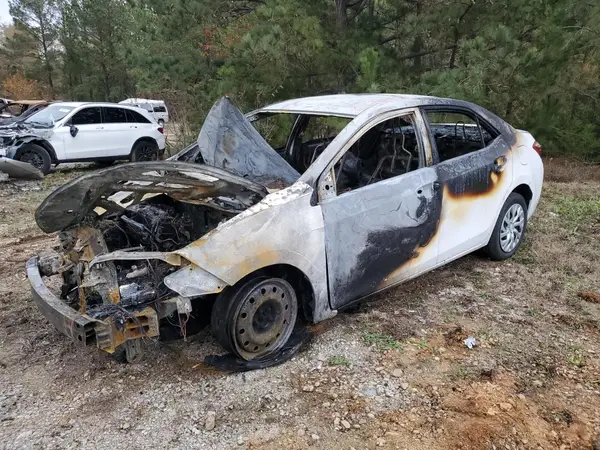 5YFBURHE3HP723103 2017 TOYOTA COROLLA - Image 1