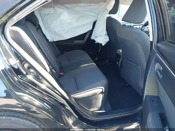 5YFBURHE3HP723831 2017 TOYOTA COROLLA - Image 8