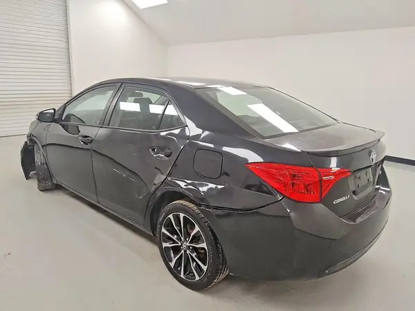 5YFBURHE3HP724056 2017 TOYOTA COROLLA - Image 2